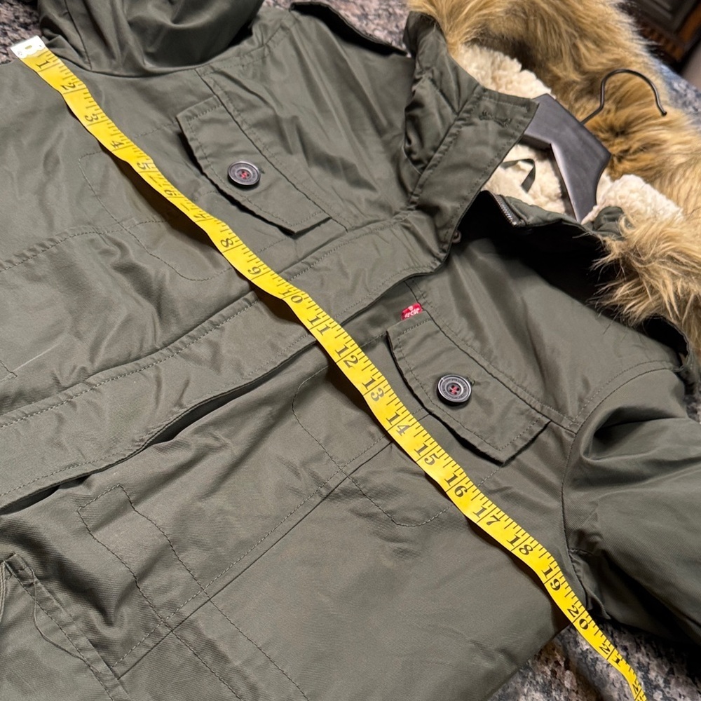 Levi's Women's Olive Utility Jacket with Faux Fur Trim EUC S - Picture 6 of 11